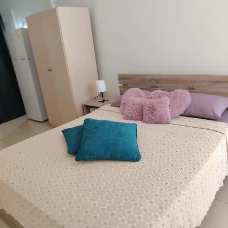 Lägenhet Mackenzie Stay Larnaca